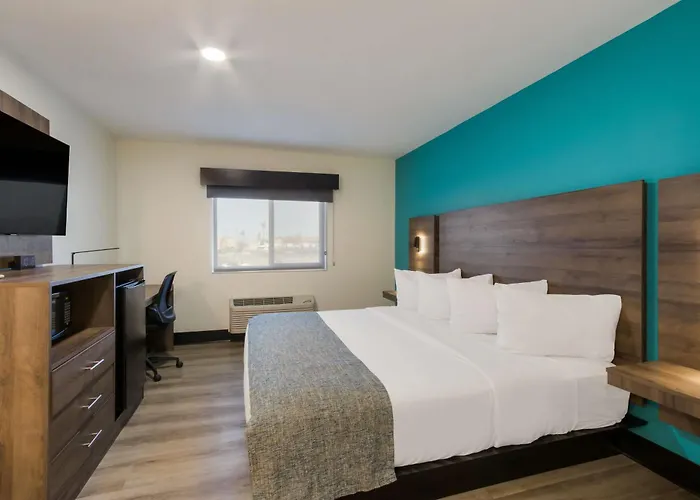 Hotel Surestay By Western Camp 2*
