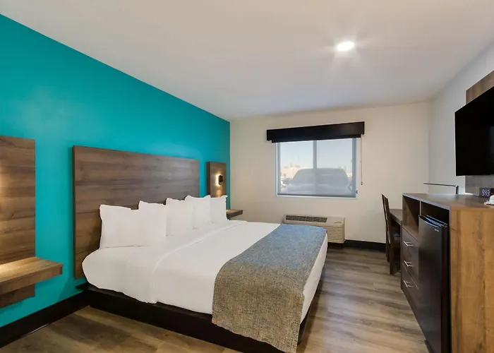 Hotel Surestay By Western Camp