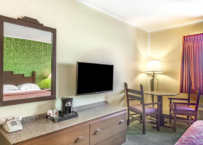 Surestay By Western Camp Hotel 2*